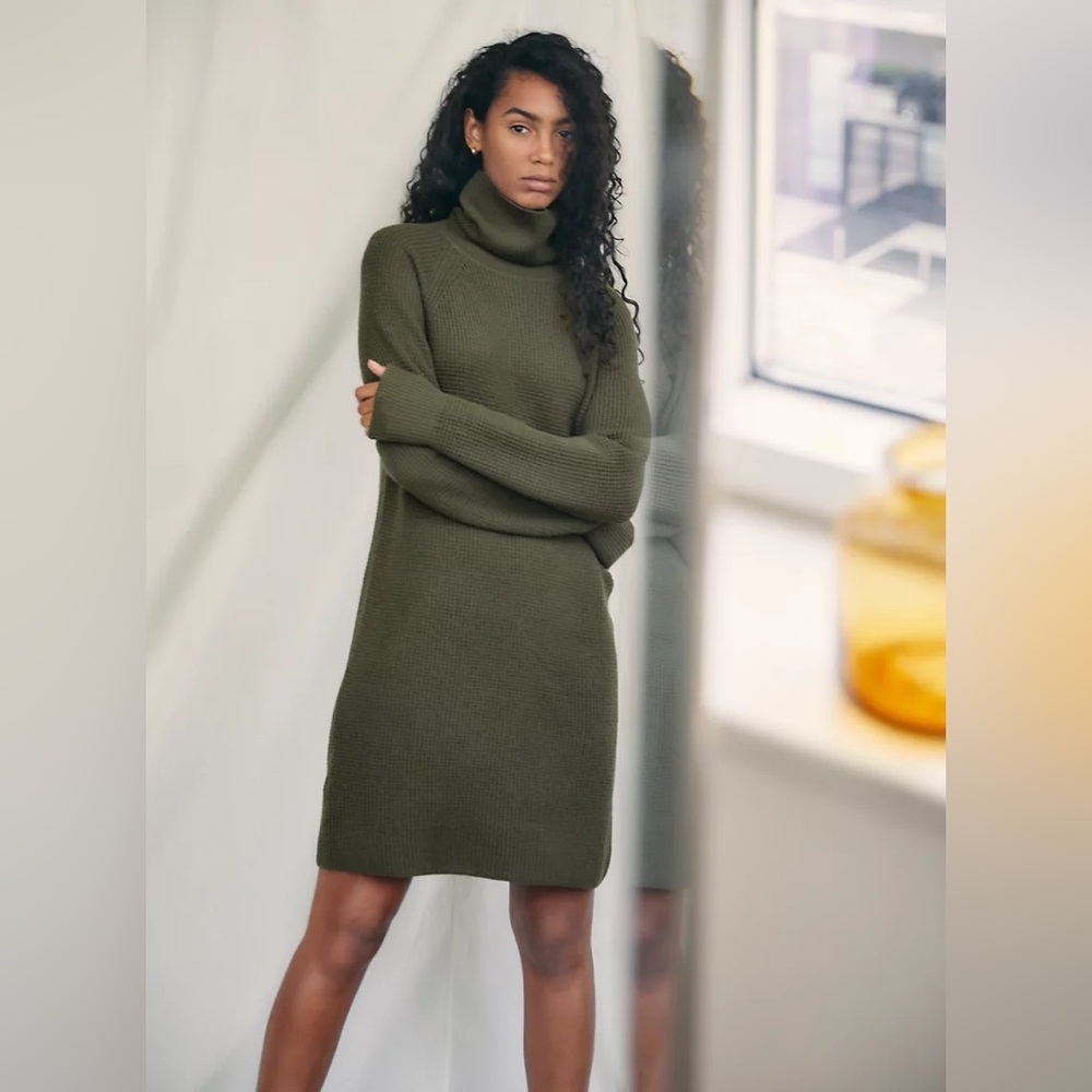 Aritzia 100% wool “Bianca” sweater dress, size S